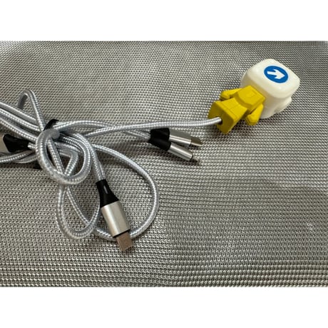 【香港☆香港重機】シュールな安全島燈＜三つ頭＞燈箱君  / BOXY KNIGHT CHARGING CABLE　#5092815N