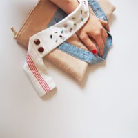 White bridge clutch