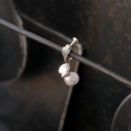 ヤマノイモのタネ M earing　（片耳）