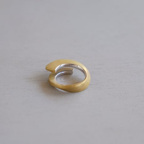 Vine brass ring
