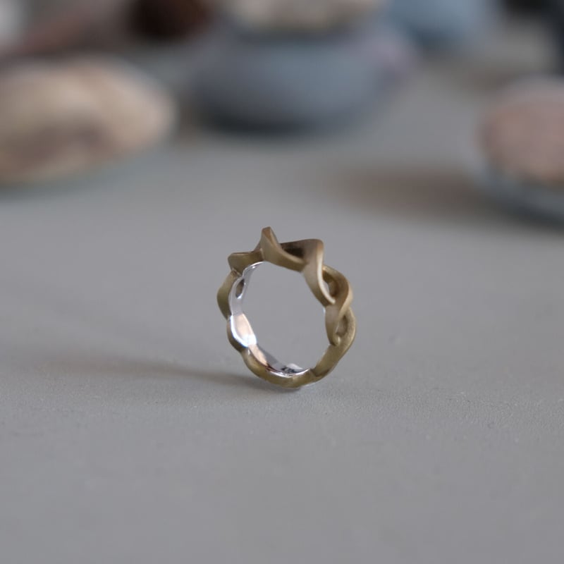 鶫 tsugumi 銀小物製作所 HORIZON Brass Ring Kazenami Brass Pinky Ring | 鶫 tsugumi 銀小物製作所 o
