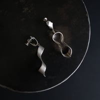 black moor (m) silver earring