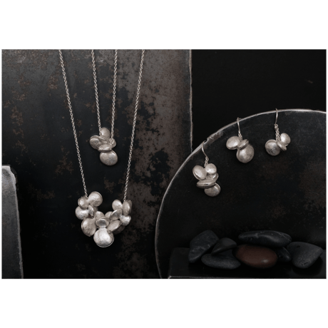 ヤマノイモのタネ　2粒　silver necklace