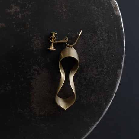 black moor (m) brass earring
