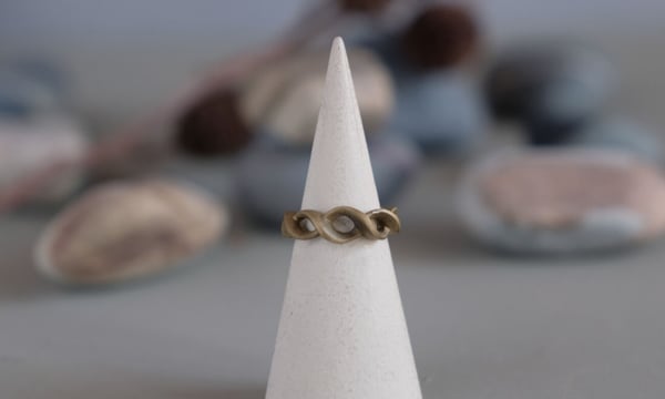 鶫 tsugumi 銀小物製作所 HORIZON Brass Ring Kazenami Brass Pinky Ring | 鶫 tsugumi 銀小物製作所 o