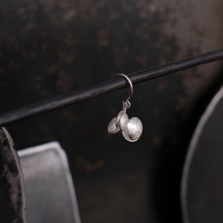ヤマノイモのタネ S silver pierce （片耳）
