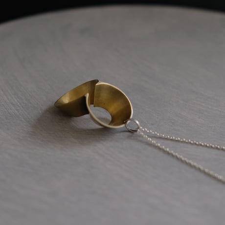 pump (L) brass necklace -無地-
