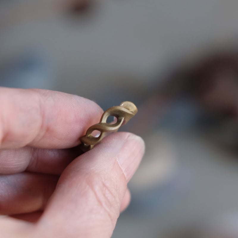 Kazenami Brass Pinky Ring | 鶫 tsugumi 銀小物製作所 o