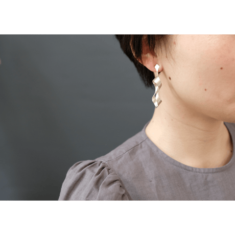 black moor (m) silver earring
