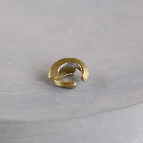 Vine brass earcuff