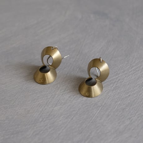 pump (S) brass hoop pierce