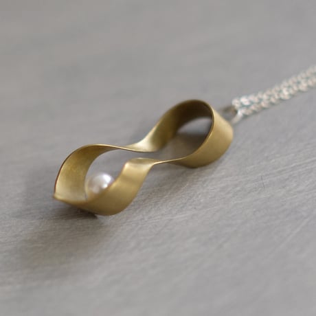 black moor (M) brass necklace -pearl-