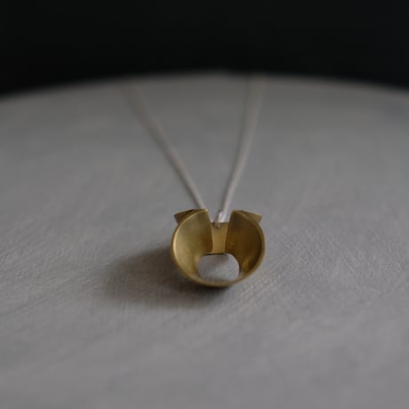 pump (L) brass necklace -無地-