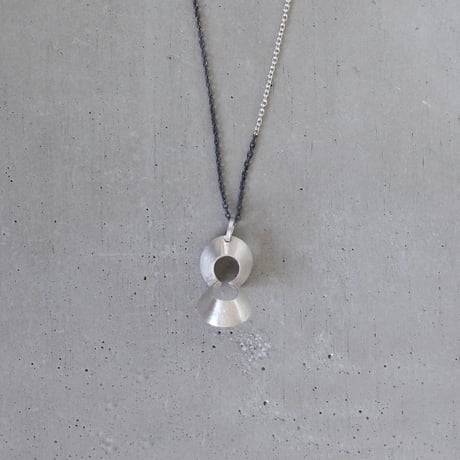 pump (S) silver necklace