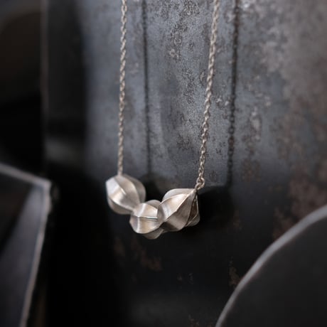 アサツキのつぼみ　3個　Silver Necklace