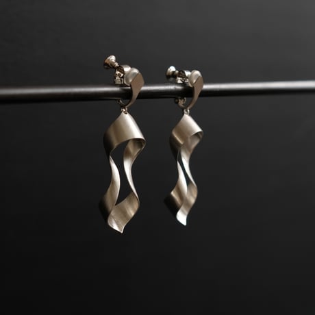 black moor (m) silver earring