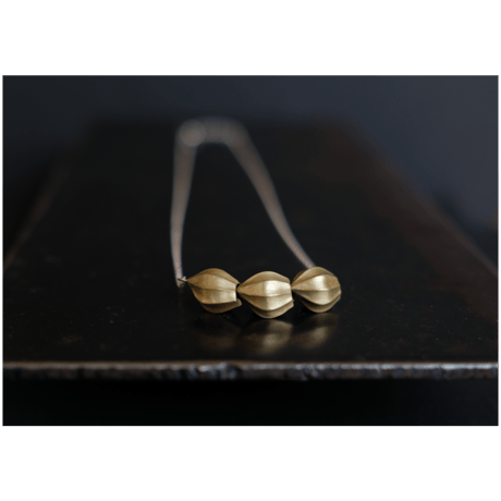 アサツキのつぼみ　3個　Brass Necklace