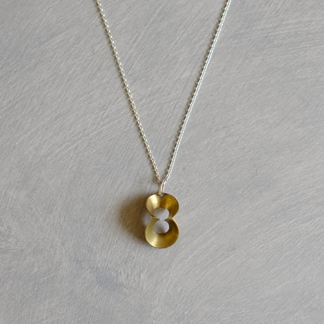 pump (S) brass necklace
