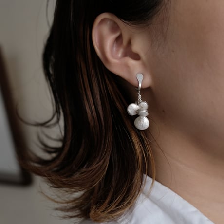 ヤマノイモのタネ2粒 earing （片耳）