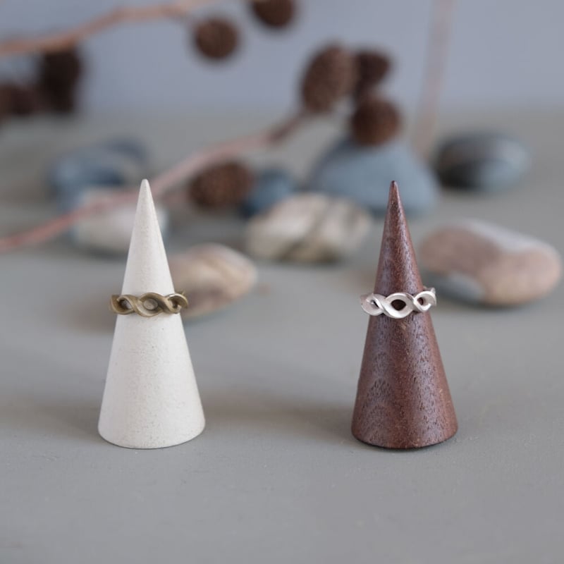 Kazenami Brass Pinky Ring | 鶫 tsugumi 銀小物製作所 o