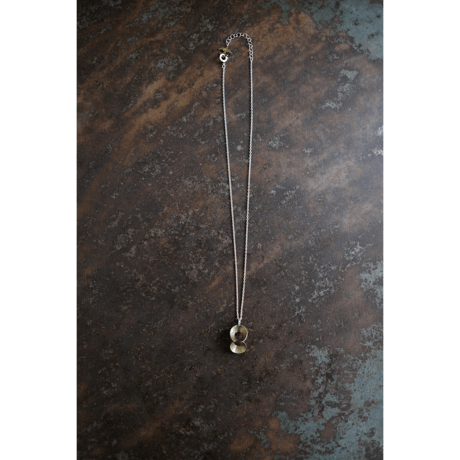 pump (S) brass necklace