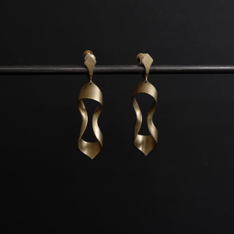 black moor (m) brass earring