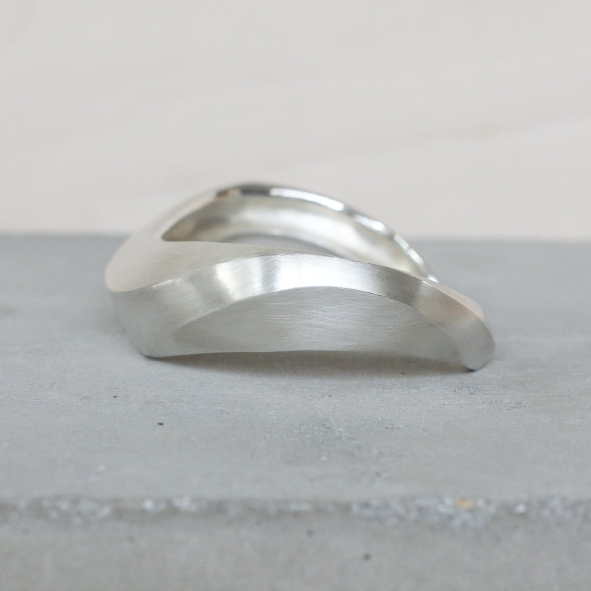 Nami bangle | 鶫 tsugumi 銀小物製作所 online store
