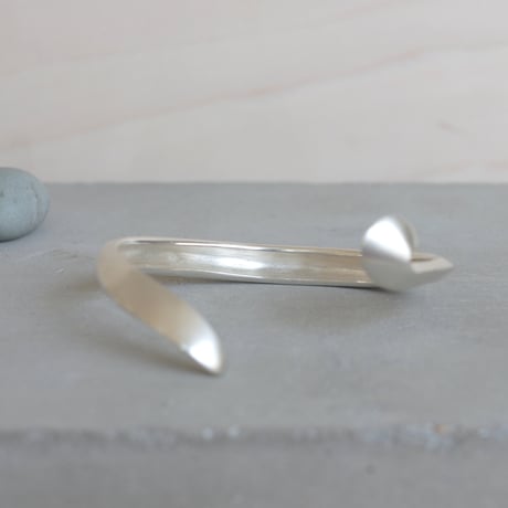 Nagi bangle