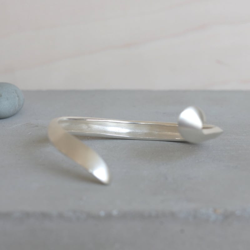 Nagi bangle | 鶫 tsugumi 銀小物製作所 online store