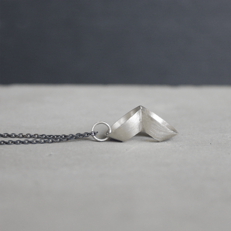 pump (S) silver necklace