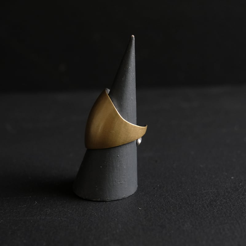 鶫 tsugumi 銀小物製作所 HORIZON Brass Ring HORIZON Brass Ring | 鶫 tsugumi 銀小物製作所 online store