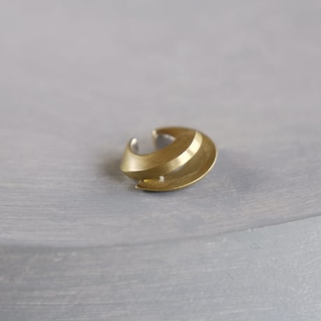 Vine brass earcuff
