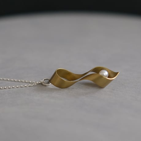 black moor (M) brass necklace -pearl-