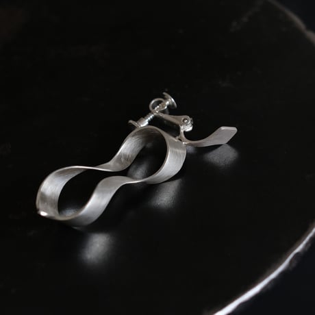 black moor (m) silver earring