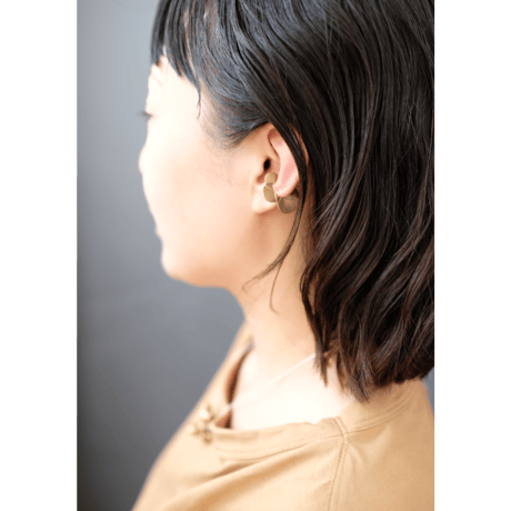Petal　brass earcuff
