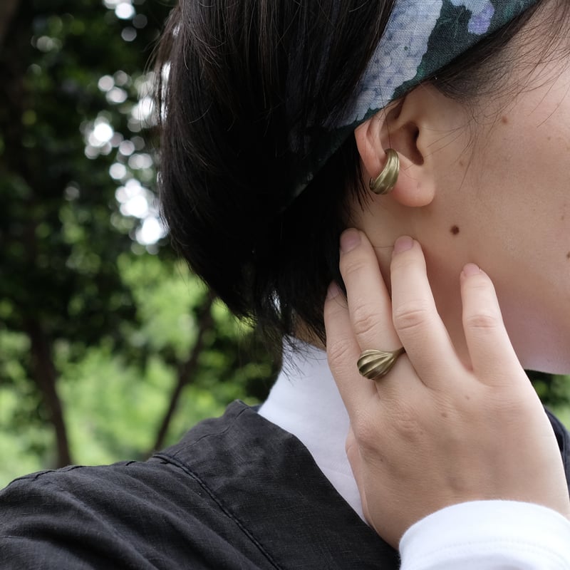 Asatsuki Brass Ear Cuff(M) | 鶫 tsugumi 銀小物製作所 o Asatsuki Brass Ear Cuff(M) | 鶫 tsugumi 銀小物製作所 o