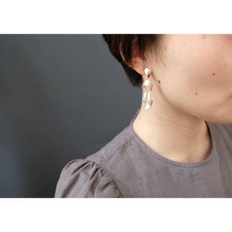 black moor (m) silver earring
