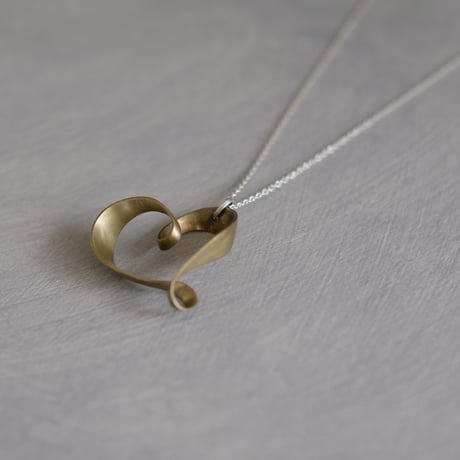 romana brass necklace