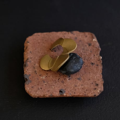 Petal　brass earcuff