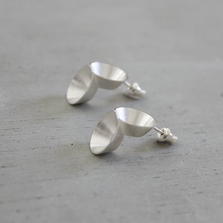 pump (S) silver pierce