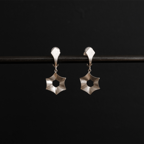 pullman silver earing