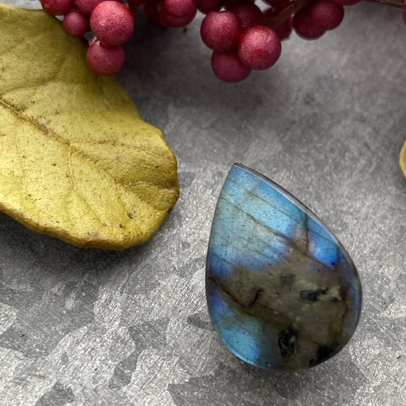 宝石質】ラブラドライト カボション ペアシェイプ | Preferito