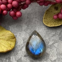 【宝石質】ラブラドライト　カボション　ペアシェイプ