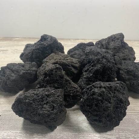 ブラック溶岩石Ｓサイズ（約５cm〜10cm)　 10個セット（お得用）