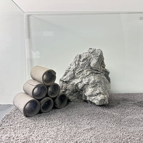 お魚シェルター（グレー）Sサイズ（魚の隠れ家内径約25mm前後）６本　MADE IN  JAPAN