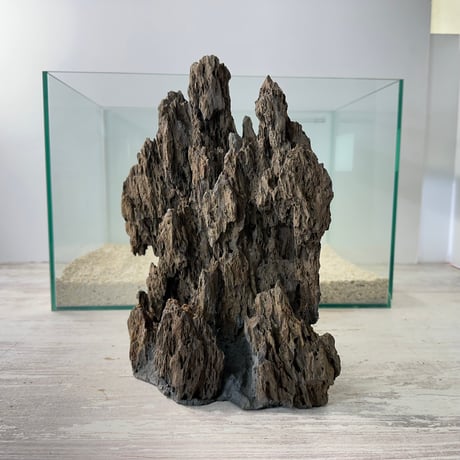 気孔石山（幅大きめ）（美型） 一点物の水槽オブジェ No. 4945  (45cm水槽)(W約28cm/H約28cm)