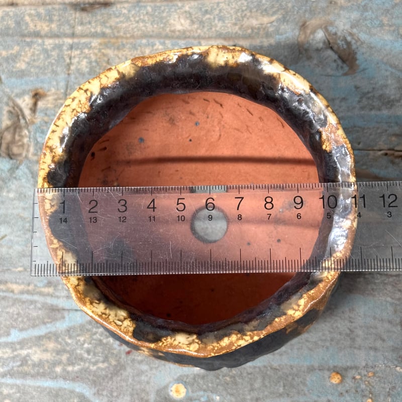 charin様　リメイク鉢　4号ロール鉢　黄色たまごのうさぎさん　Dahlia charin様 リメイク鉢 4号ロール鉢 黄色たまごのうさぎさん