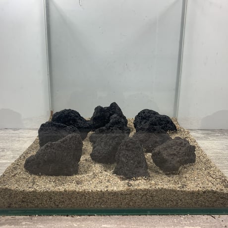 ブラック溶岩石Ｓサイズ（約５cm〜10cm)　 10個セット（お得用）