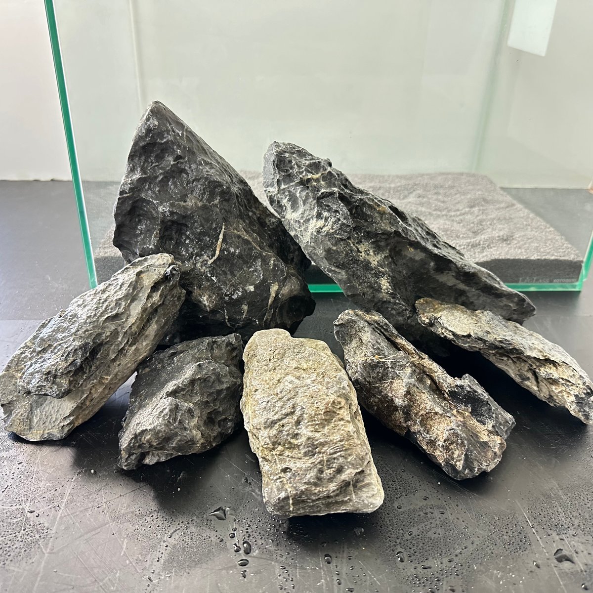 流木4点青龍石7点セット 青龍石・大小MIX （大3kg＋ミニ1kg）セット | 流木専門店の
