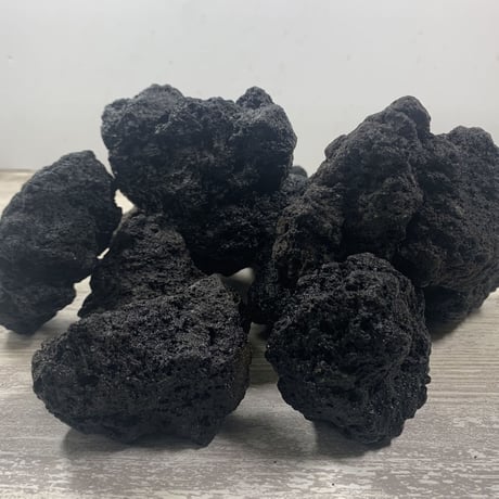 ブラック溶岩石Ｓサイズ（約５cm〜10cm)　 10個セット（お得用）